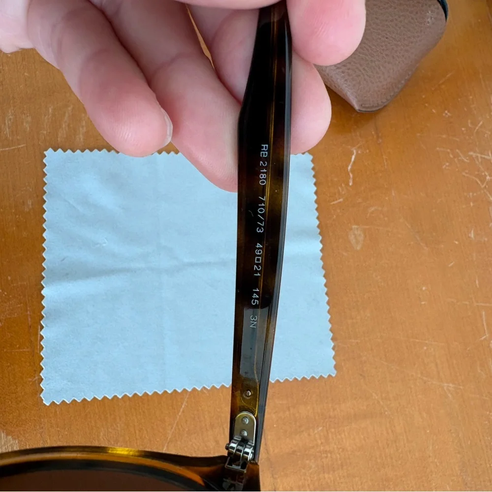 Ray-Ban Black Round Sunglasses with Brown Case and Light Blue Cloth